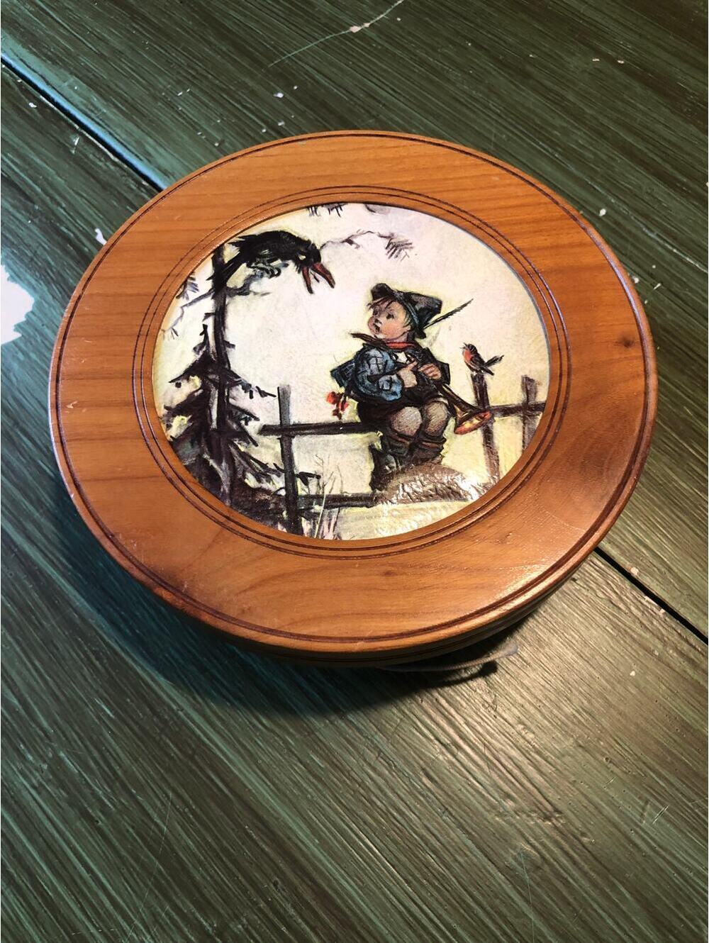 Reuge Vintage Round Pull String Music Box Plays Edelweiss